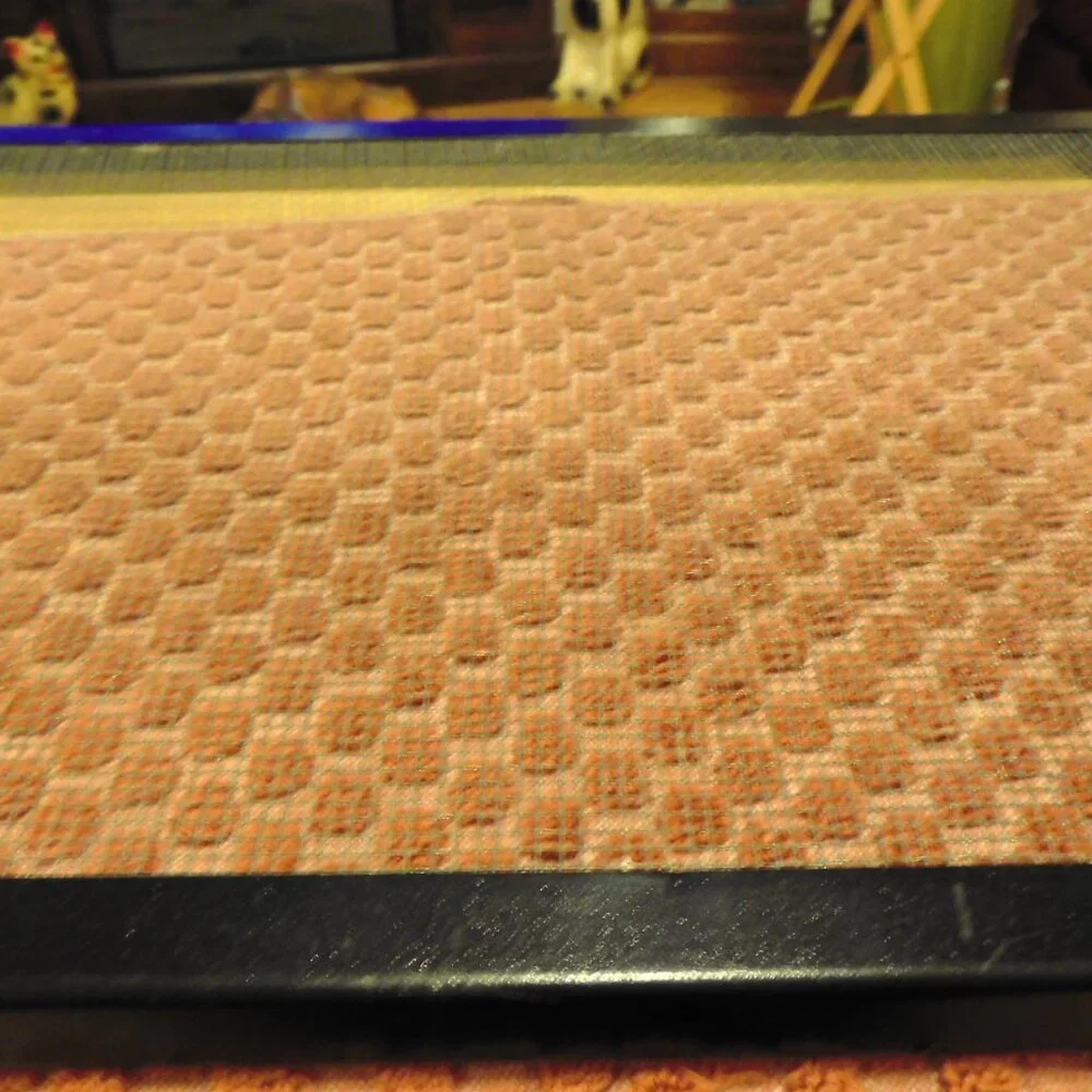 ;LIKE NEW SCREENED LID FOR AQUARIUM FOR SNAKE, LIZARD, ETC.